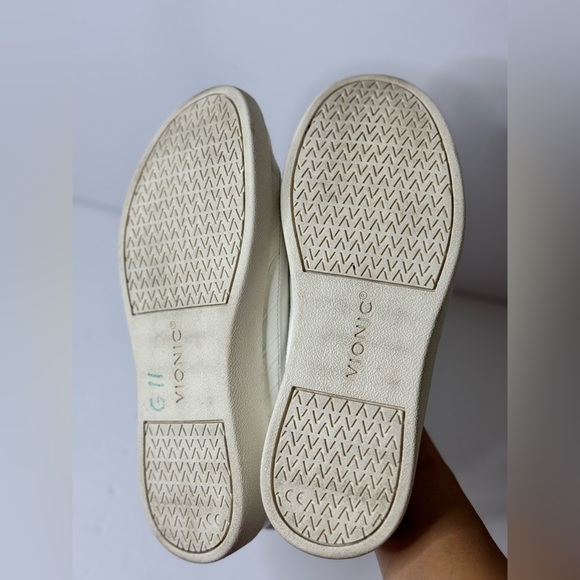 Vionic Winny Sneakers with Arch Support in White Size US 6,5 - Picture 4 of 9